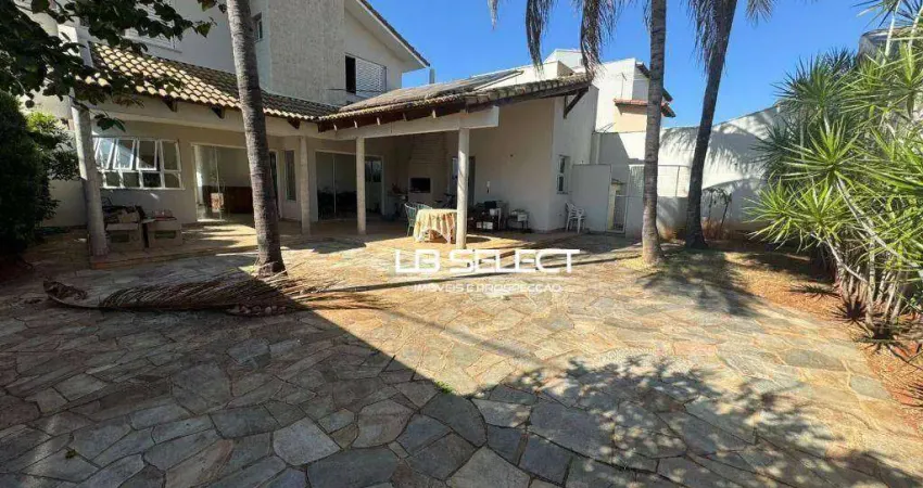 Casa no bairro Karaíba com quatro quartos, uma suíte, duas semi suítes e área gourmet.