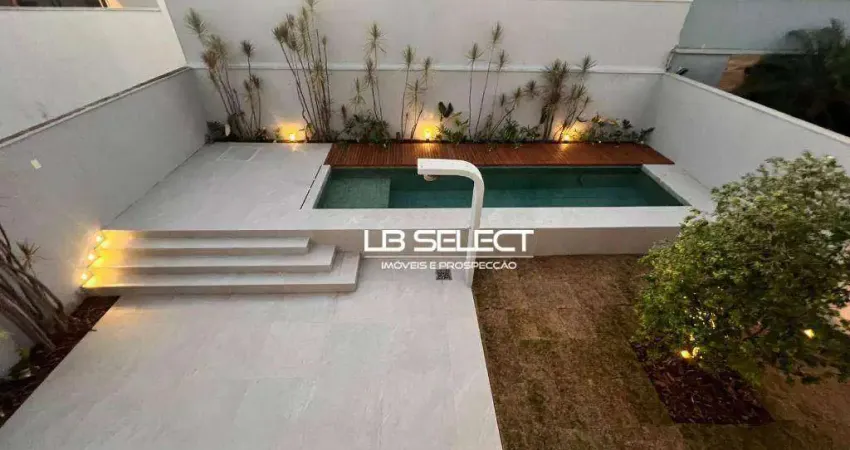 Casa no condomínio splendido com três suítes e varanda gourmet.