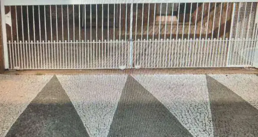 Casa com 2 quartos para alugar na Rua Visconde de Itaboraí, Vila Azevedo, São Paulo