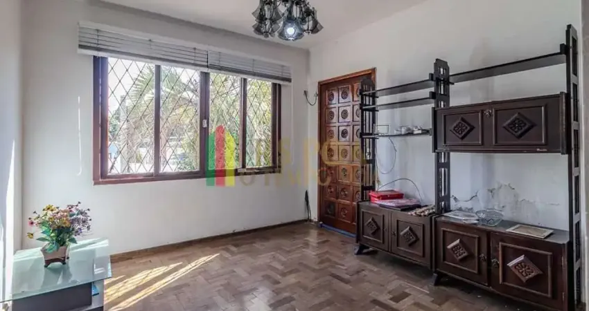 Casa com 6 quartos à venda na Rua Fernando Abbott, 1227, Passo da Areia, Porto Alegre