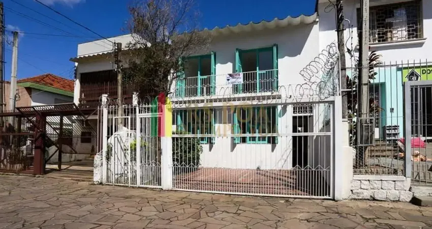 Casa com 5 quartos à venda na Rua Bernardo Pires, 81, Santana, Porto Alegre