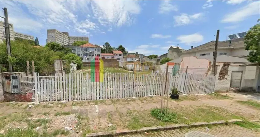 Terreno à venda na Rua Teixeira de Freitas, 747, Santo Antônio, Porto Alegre