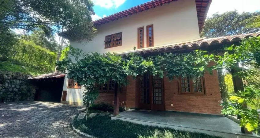 Casa em condomínio à venda no bairro Quebra Frascos- Teresópolis/RJ