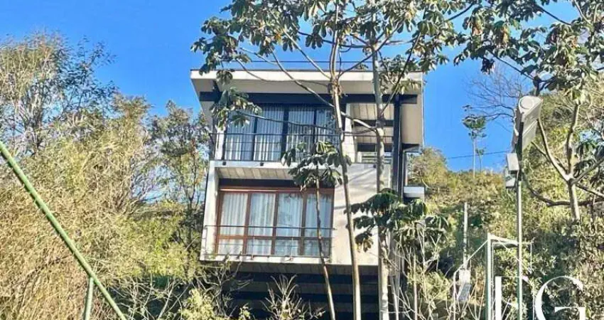 Casa em condomínio fechado com 3 quartos à venda na Estrada Manoel Correia da Silva Júnior, 55, Vargem Grande, Teresópolis