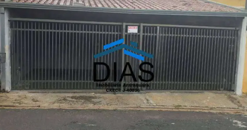 JARDIM IGUATEMI CASA COM DOIS DORMITÓRIOS GARAGEM COBERTA E VARANDA