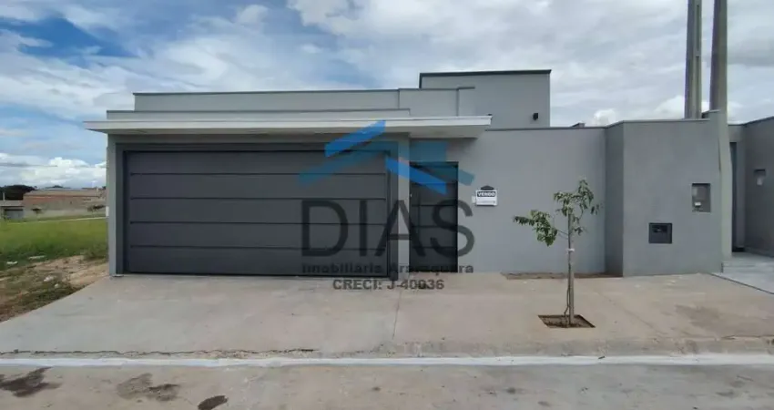 Parque flamboyant linda casa com três dormitórios e espaço gourmet