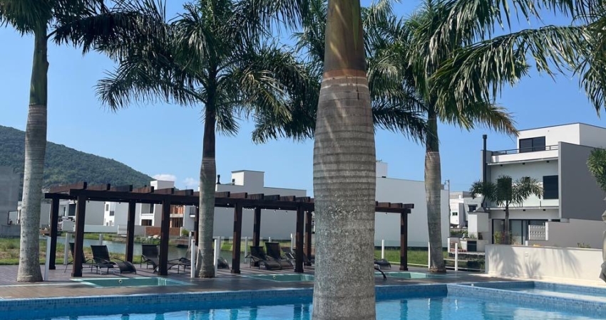 Terreno financiável em condomínio Clube em Biguaçu