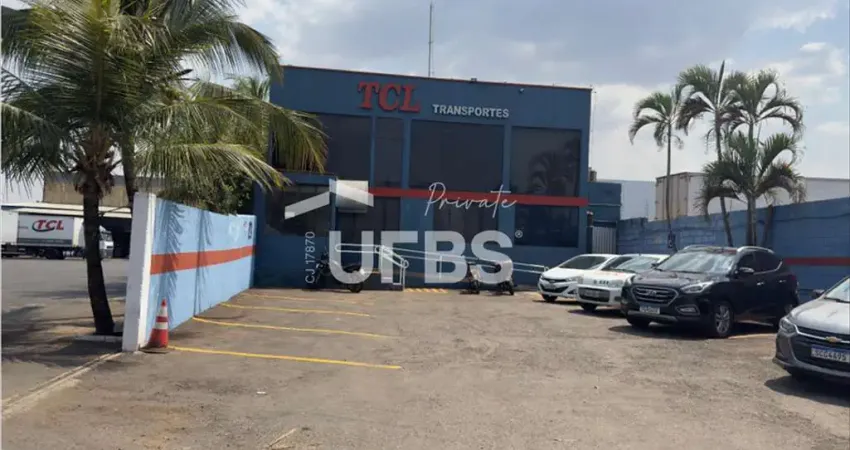 Galpão logístico completo com pátio para transportadora — pronto para operar!