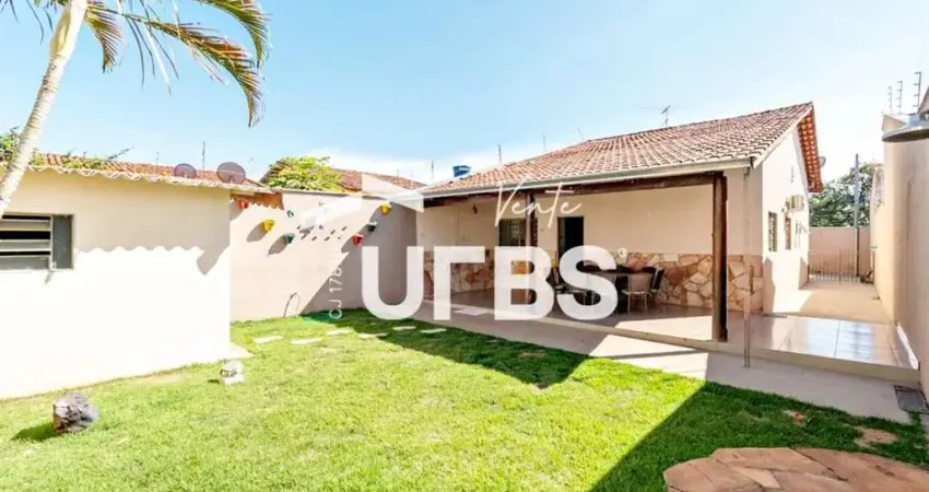 Casa com 3 quartos à venda na Avenida Prefeito João de Paula Teixeira Filho, Ilda, Aparecida de Goiânia