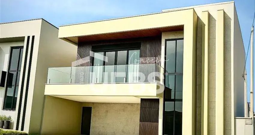 Belíssimo sobrado no jardins capri 248m2 de área construída - 275m2 de terreno