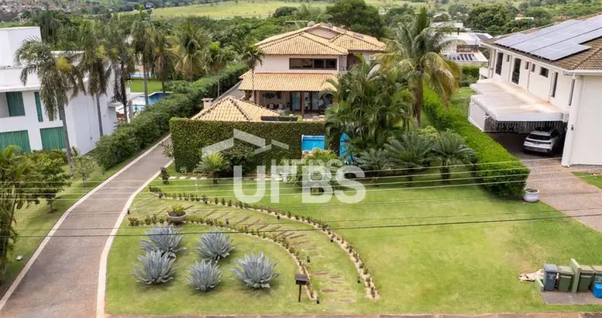 Belo sobrado no condomínio aldeia do vale, 692 m² de construção e 1.612 m² de terreno!