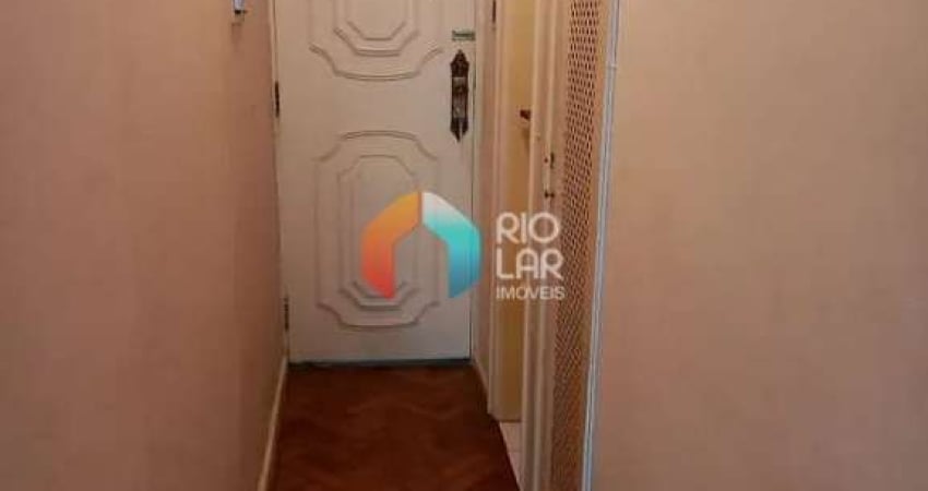 Flamengo, 1 Quarto, Sala, Cozinha, Repleto de Armários, Andar Alto, Silencioso, Portaria 24 horas,