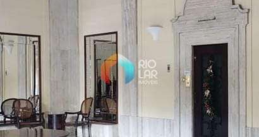 Apartamento à Venda Flamengo, 138m2, Salão, 3 Quartos (suíte), Banheiro Social, Cozinha Ampla, Depe