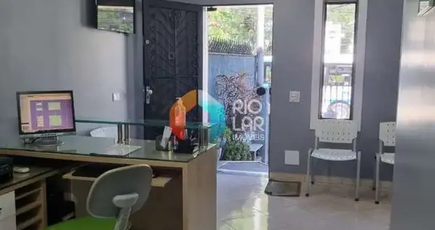 Casa com 3 quartos à venda na Rua Doutor Francisco Portela, Paraíso, São Gonçalo