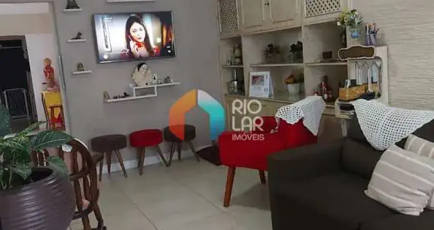 Apartamento tipo Casa em condomínio , varanda 3 Quartos  2 banheiros  área externa 1 vaga