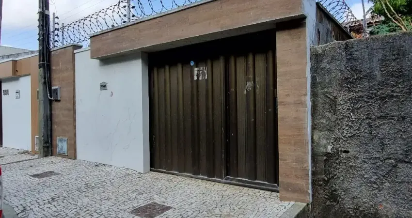 ALUGUEL | Casa ampla com 3 suítes e quintal – Conforto e privacidade no mesmo lugar! no bairro José de Alencar próximo ao G Barbosa da Av. Maestro Lisboa.