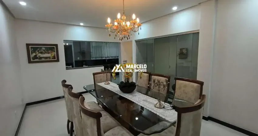 Vendo lindo apto Térreo com 4/4 sendo 02 suítes + quintal e móveis planejados no