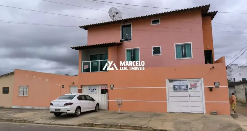 Vendo Bela casa com terraço com + 02 casas alugadas (gerando renda)  na Urbis VI