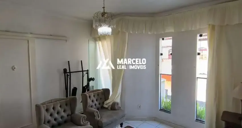 Vendo excelente Apto de 3/4 sendo uma suíte no 1º andar em região central da cid