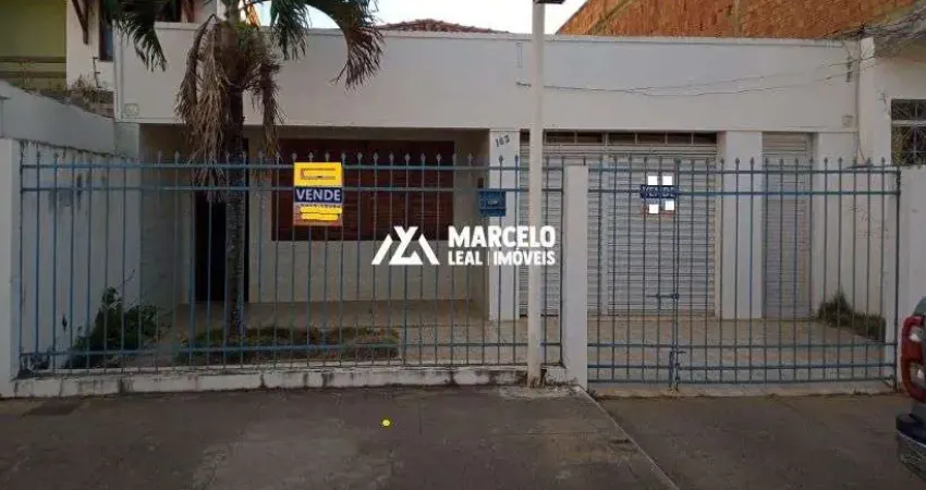 Casa Comercial a venda em bom estado de conservação construída em terreno de 361