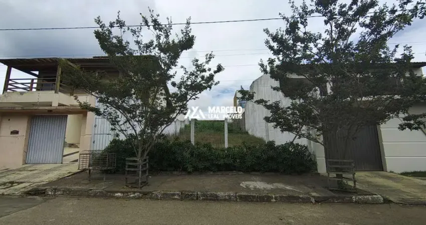 Vendo lote 300 M2 no bairro Petrópolis em frente ao Poço Escuro