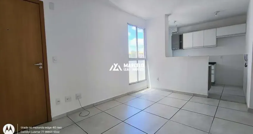 Alugo apartamento no 4º andar com  2 quartos,  armários planejados na cozinha em