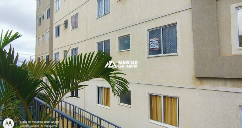 Vendo apartamento no 1º andar com  2 quartos,  armários planejados na cozinha em
