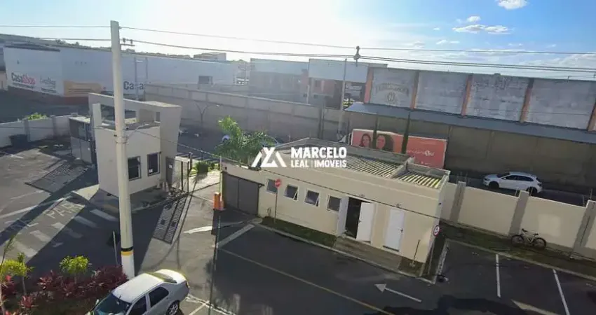 Alugo Apto de 2/4 com  cozinha, sala e banheiro, 2º andar na região central de V