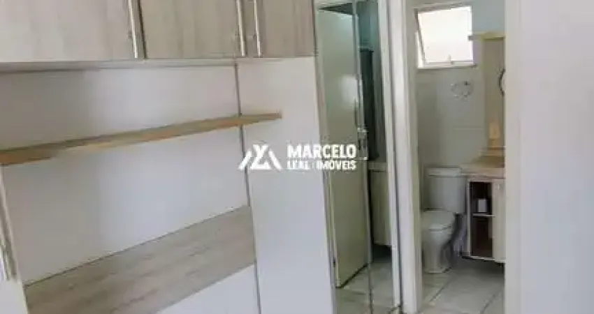Vendo Apartamento de 2º andar em Condomínio com portaria 24hs e armários planeja