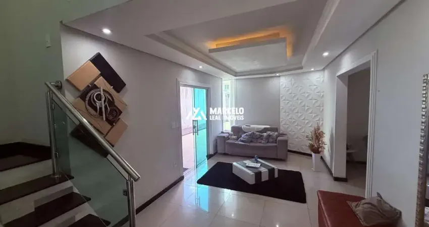 Vendo casa de 5/4 sendo 02 suítes com 03 salas e 03 vagas de uso mixto residenci