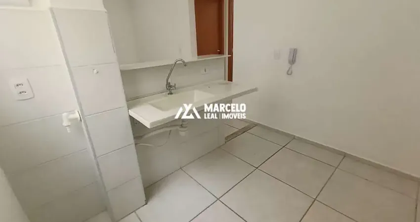 Alugo apartamento padrão de 2/4 no 1º andar, em condomínio fechado com completa