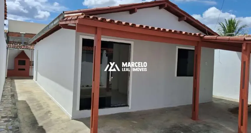 Alugo casa solta recém pintada com 02 quartos, quintal, 02 salas, churrasqueira
