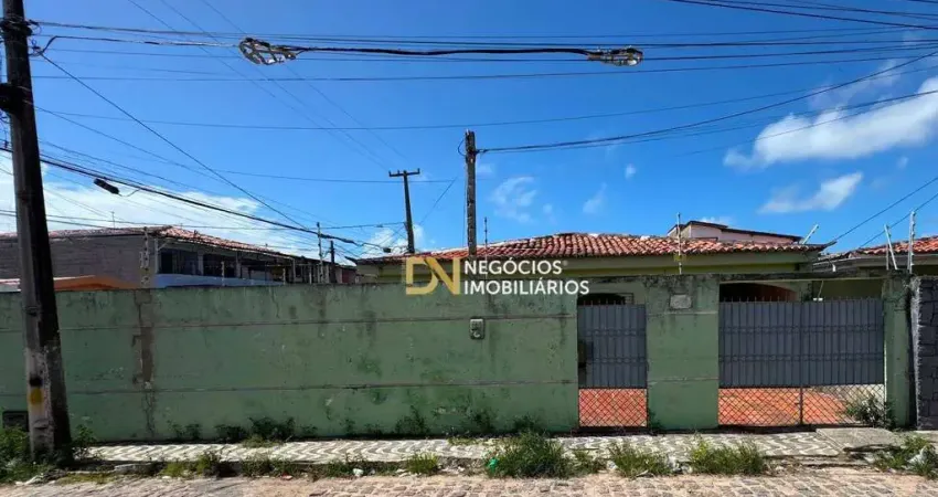 Casa de esquina com 3 dormitórios, ideal para construção de Kitnets à venda, 148 m² por R$ 300.000 - Nova Descoberta - Natal/RN
