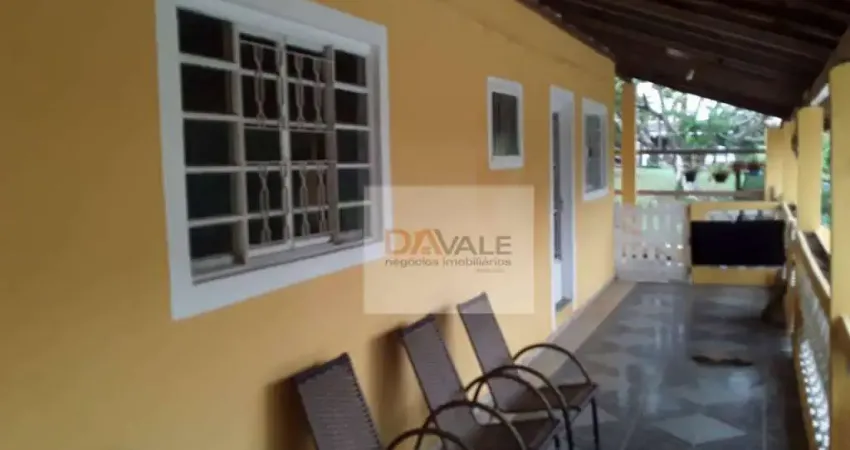 Ótima chácara de 2000 m2, com duas casas na Boa Vista.