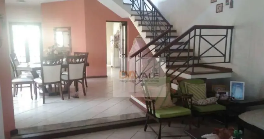 Ótima casa no Jardim Primavera de  221 m² e área construída.
