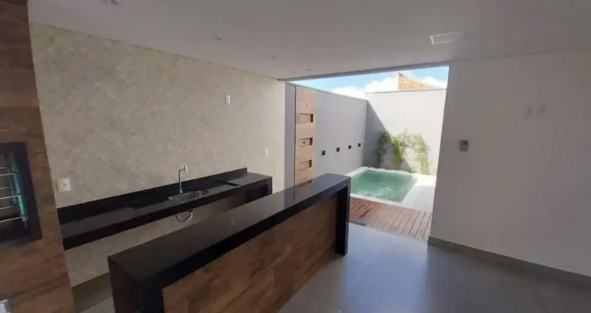 Casa com 3 suítes, piscina, 3 vagas no bairro Jardim Botânico em Uberlândia!