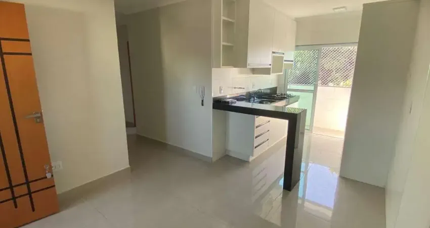 Apartamento à venda em Uberlândia-MG, no bairro Santa Mônica: 2 quartos, 2 salas, 1 banheiro, 1 vaga de garagem!