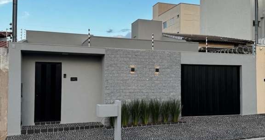 Casa à venda 3 Quartos, 1 Suíte com Closet, Área gourmet, 4 vagas no Jardim Botânico, Uberlândia-MG - 250 m² - Imperdível!