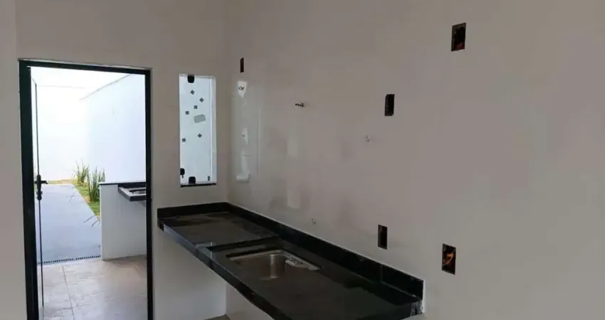 Casa com 2 quartos à venda na Avenida Serra Bodoquena, 1410, Laranjeiras, Uberlândia