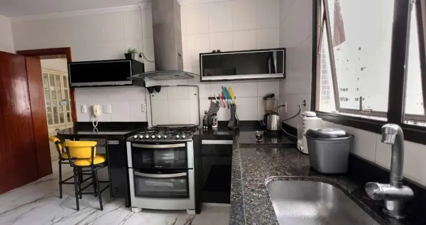 Excelente apartamento, 214m² com 4 suítes - praia do tombo e poucos metros da praia de astúrias - guarujá