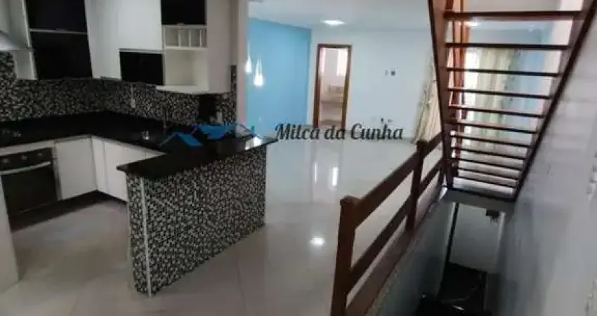 Sobrado à Venda com 3 dormitórios, 4 vagas, Vila América, Santo André