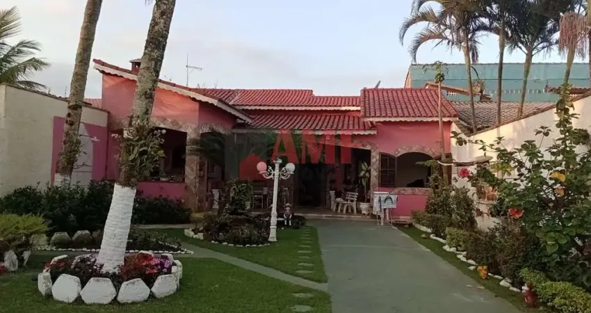Casa à 40 metros da Praia de Itanhaém