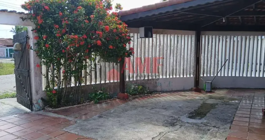Casa com 3 quartos à venda na Avenida Vereador Amado Ferreira, 234, Balneário Gaivota, Itanhaém