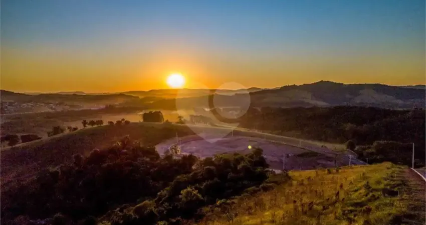 Terreno à venda no Centro, Bom Jesus dos Perdões 