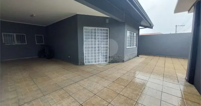 Casa com 3 quartos à venda em Centro - SP