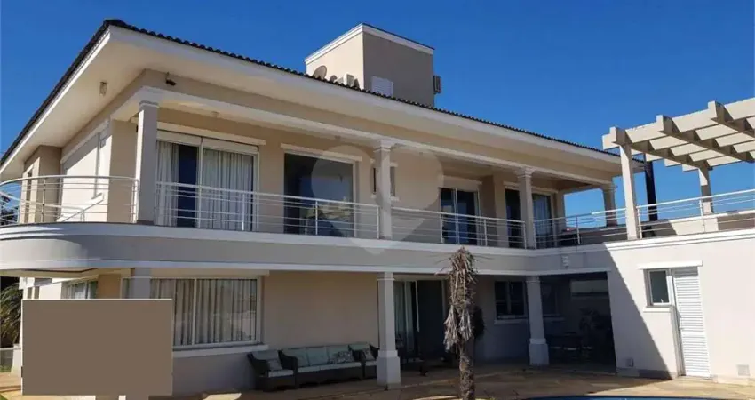 Sobrado com 6 quartos à venda em Vila Santista - SP