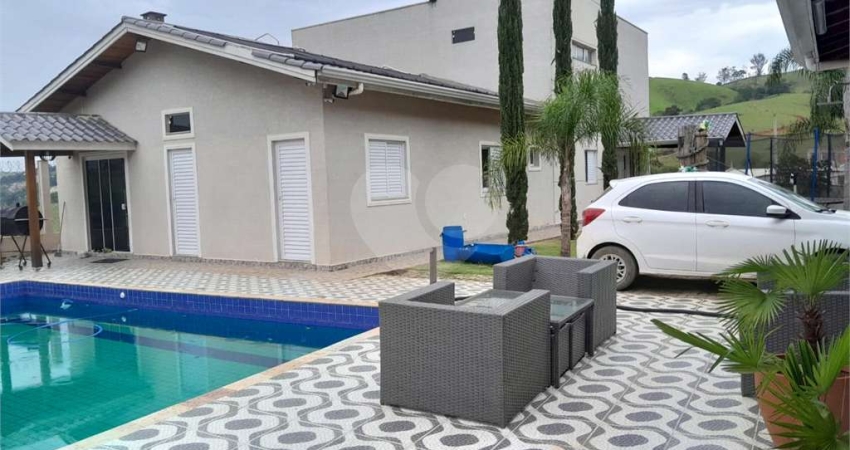 Casa com 3 quartos à venda na Municipal, --, Centro, Piracaia