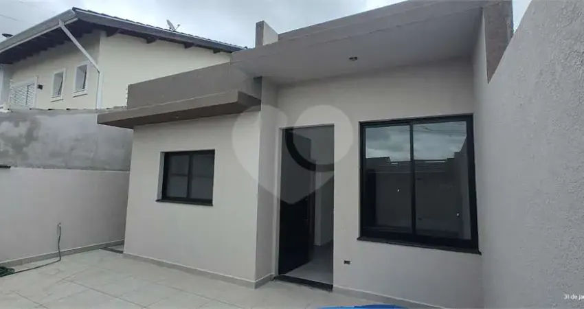 Casa térrea com 3 quartos à venda em Nova Cerejeira - SP
