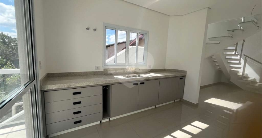Sobrado com 3 quartos para locação em Vila Thais - SP