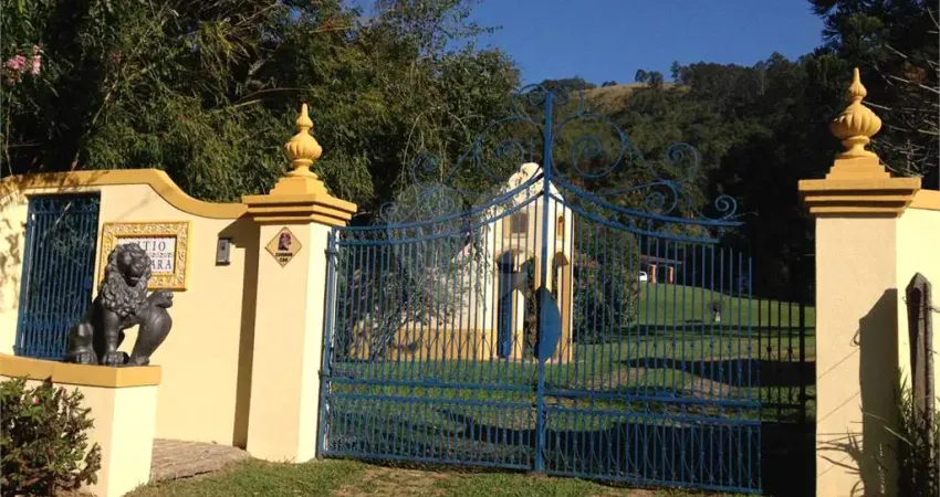 Sítio com 4 quartos à venda em Centro - SP